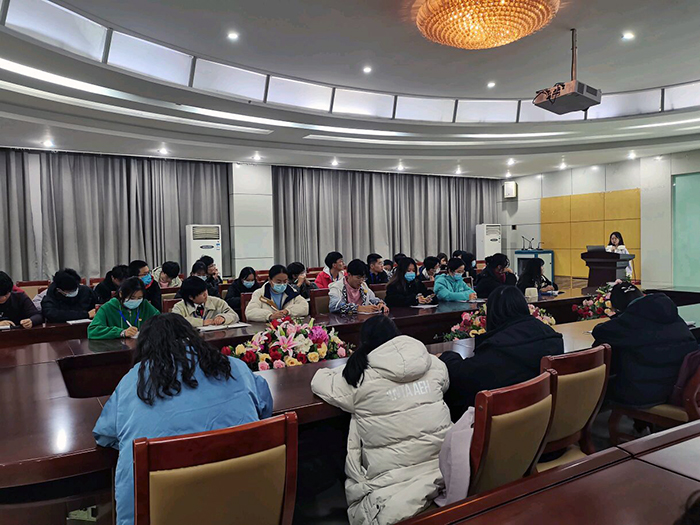 亚洲av
举办2021级团干培训第一次理论学习.jpg 亚洲av
举办2021级团干培训第一次理论学习.jpg